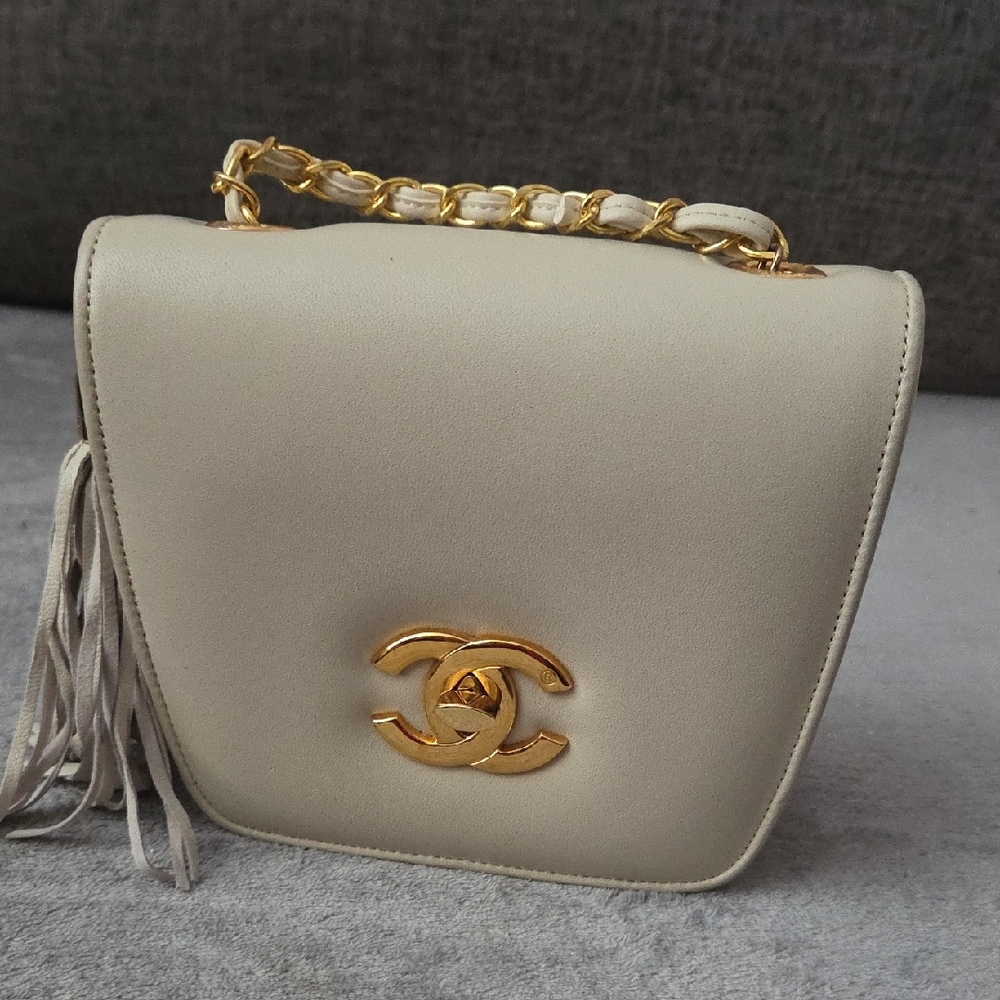 Cream Genuine Leather Shoulder Bag With Gold Turnlock